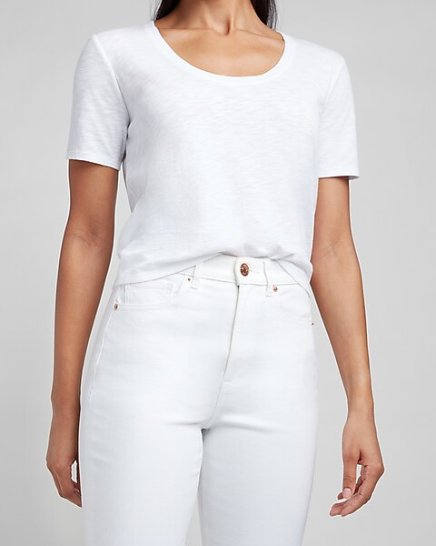 Skimming Scoop Neck Tee | Express