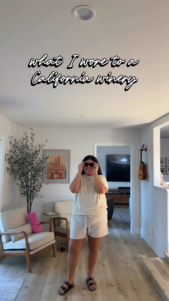 Our first bachelorette stop was a winery and it was HOT out! My Chicago body was not prepared. I went light linens, casual but elevated! The outfit is @bananarepublic for @costco 🤍

#ootd #plussize #midsize