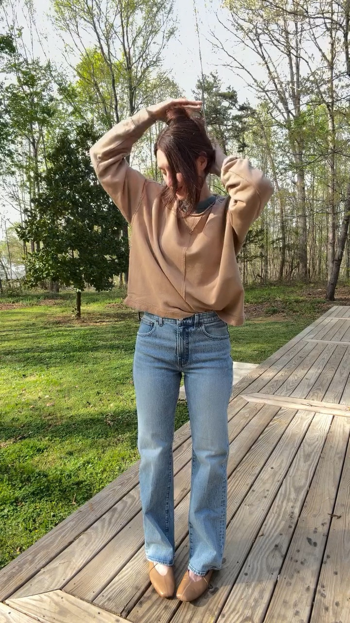 That second pair!!! Omg!!! Freaking loooove! The second ones are the relaxed bootcut. For the tops i did small and the graphic tee i did xsmall 


#LTKootd #LTKgrwm