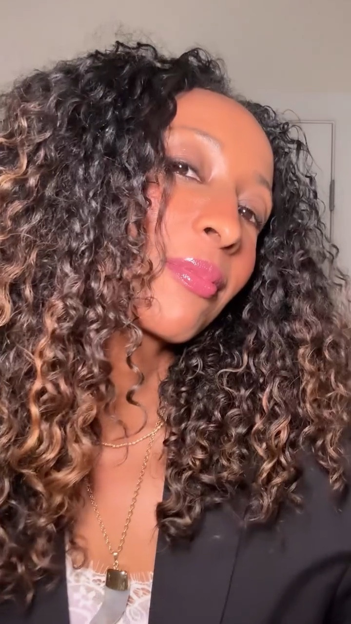 Quick transition from straight to curly. My wash day routine never fails.

@seenskinandhair 

straight to curly, wash day, curly routine, curl reset, hair transformation

#hairwashday #dcontentcreator #dmvcontentcreator

#LTKgrwm #LTKBeauty #LTKselfcare