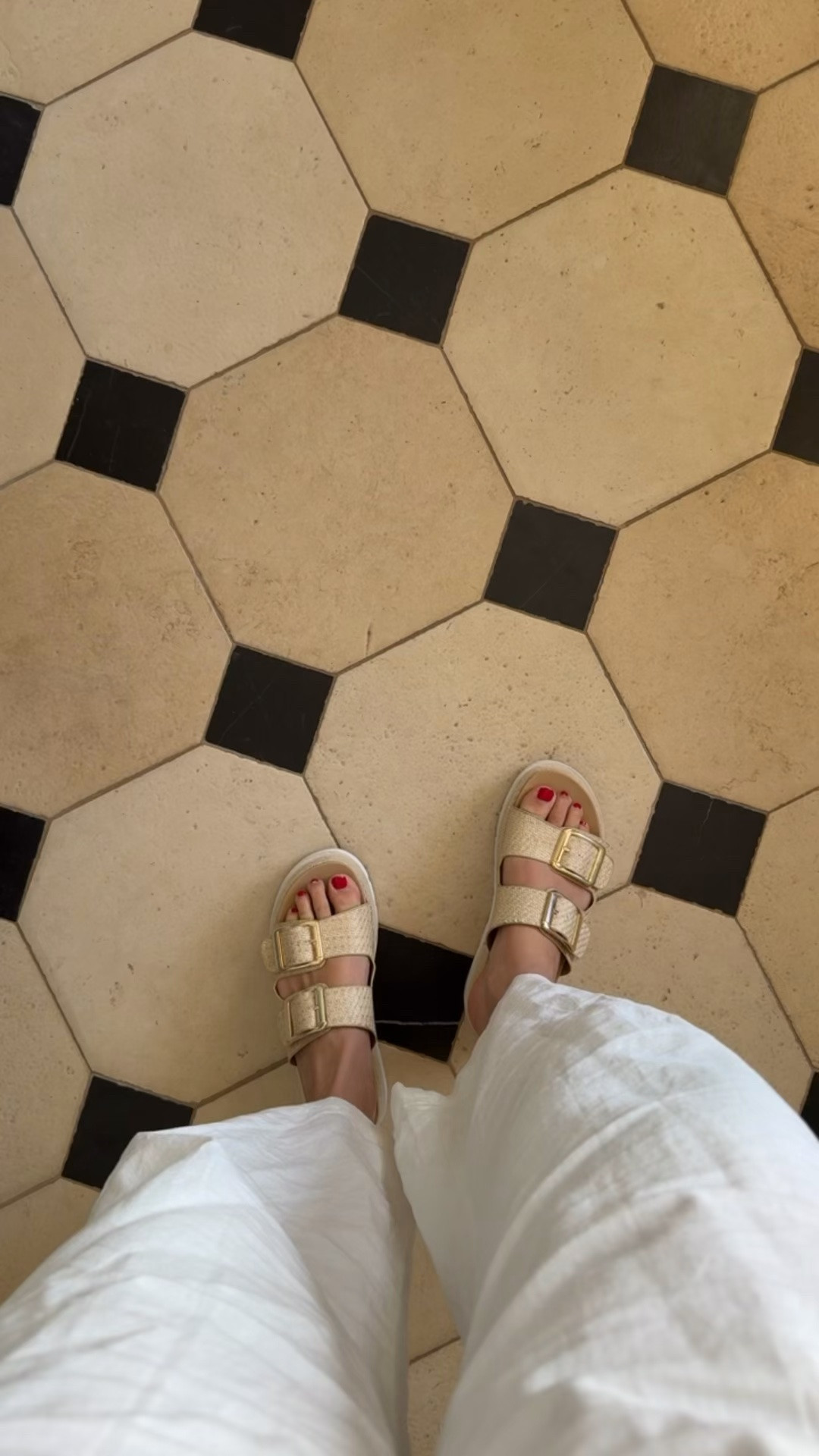 Woven sandals with white linen pants 🤍

#LTKootd #LTKdayinmylife #LTKSeasonal
