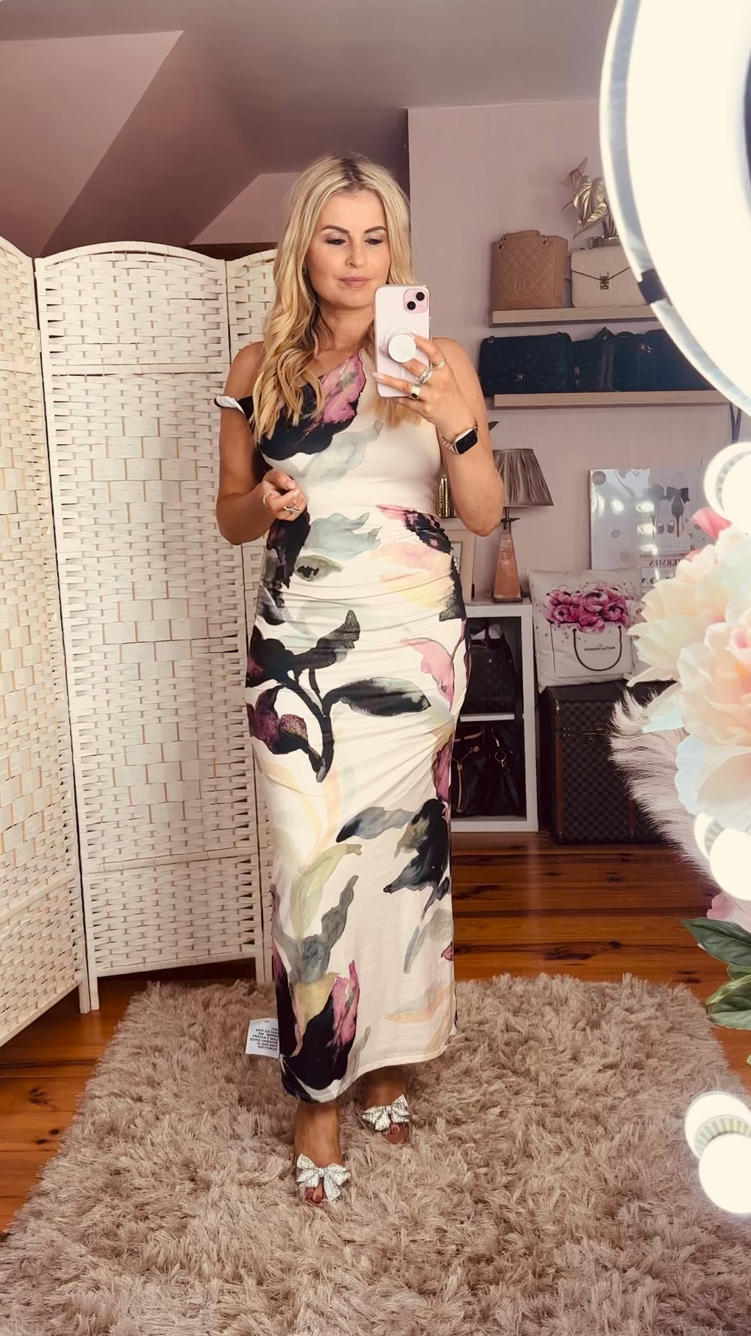 🌸✨ Flourish in Florals This Summer ✨🌸

Hey loves! 🌞🌺

I'm so excited to share this stunning floral midi dress that's perfect for those special summer occasions! 🌼 Whether it's a garden party, a romantic dinner, or a summer wedding, this dress is your go-to for elegance and charm.

The fitted silhouette accentuates your curves while the floral pattern adds a touch of romance and whimsy. Pair it with your favorite heels and some delicate jewelry, and you're ready to dazzle! 🌟

✨ Outfit Details:
👗 Dress:Asos


Don't forget to hit that follow button for more summer fashion inspo! Let's bloom together this season! 💕

#FloralDress #SummerStyle #FashionInspo #OOTD #SpecialOccasionDress #StyleInspiration #FashionBlogger #NewArrivals #Summerfashion #newarrivals #mididress #over40 #occassionwear 

#LTKeurope #LTKwedding #LTKpartywear