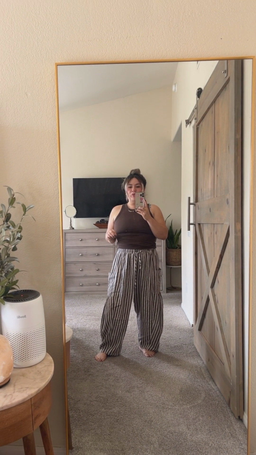 Love these wide leg linen pants, they do run a bit big, wearing size Small. Easy to dress them up or down. ✨ #amazonfinds #momfits

#LTKFindsUnder50 #LTKMidsize #LTKootd