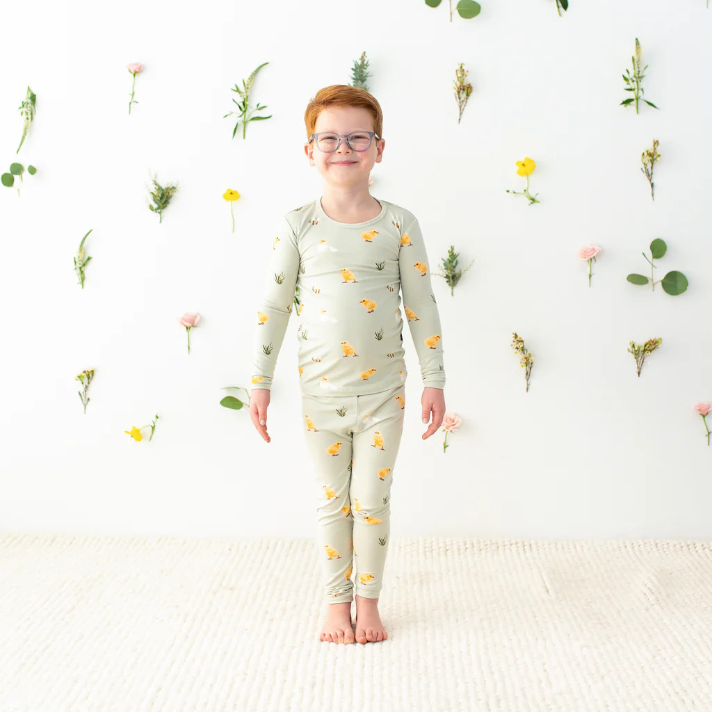 Long Sleeve Pajamas in Aloe Chick | Kyte BABY