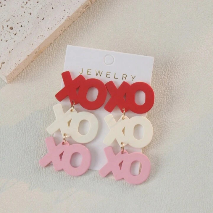 1 Pair Romantic XO Letter Exaggerated Acrylic Drop Earrings, Women's Valentine's Day Date Gift Valentines | SHEIN