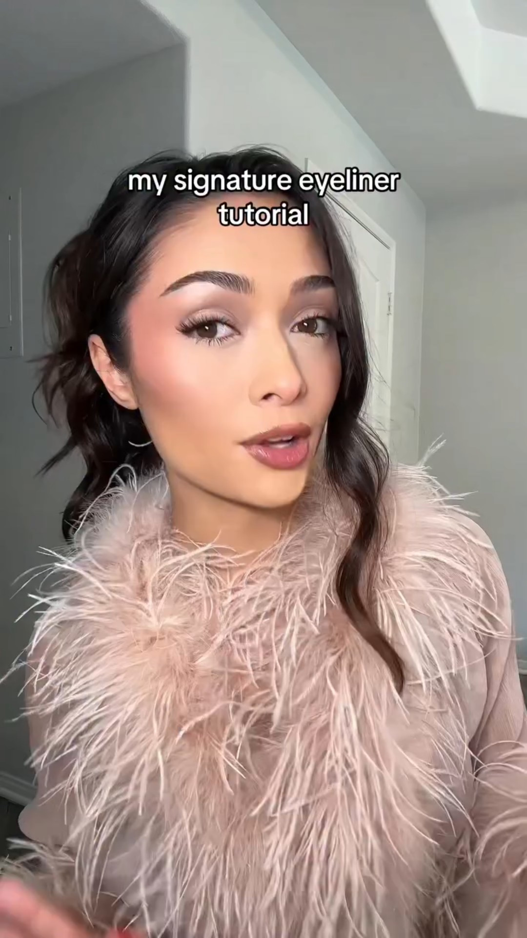 Eyeliner tutorial for all my make up girlies! 💋 
My favorite liners are the felt tips from @sephora collection or @nyxcosmetics 🖤

#makeuptutorial #eyeliner