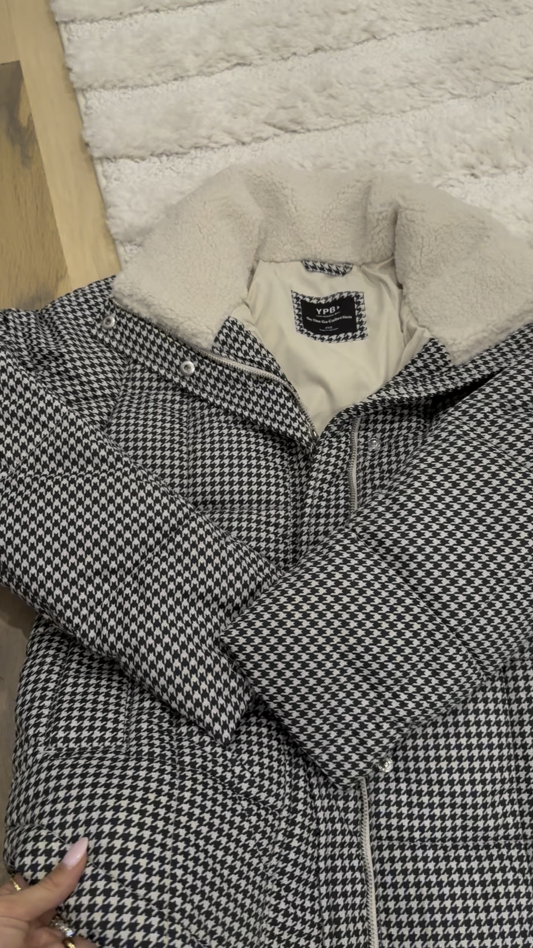Houndstooth puffer jacket size xxs on sale! Code CYBERAF 

#LTKSaleAlert #LTKCyberWeek #LTKPetite