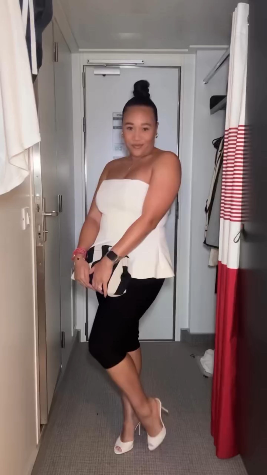 OOTD 🤍

@zara 
 @stevemadden 
@revolve 
@sheinofficial