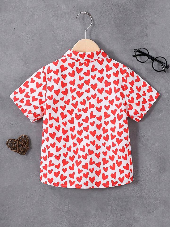 SHEIN Streecool Kids Boys' Valentines Day Red Heart Print Fashion Versatile Comfortable Casual Sh... | SHEIN