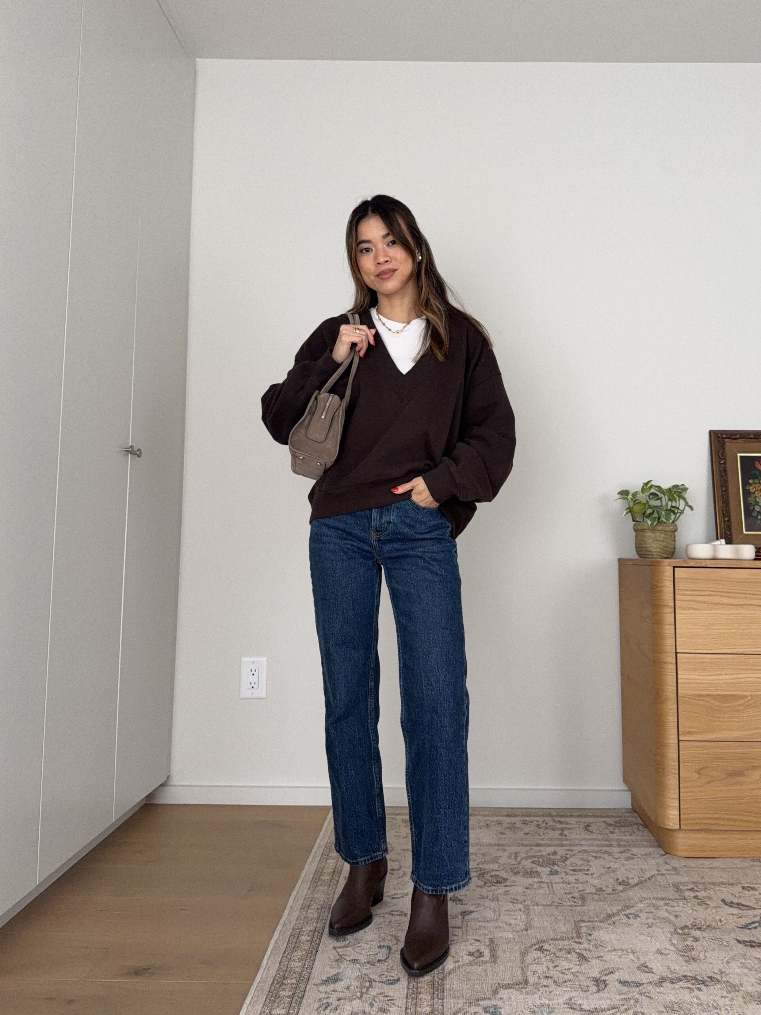 The perfect fall jeans from @abercrombie. 

Sizing info:
-Abercrombie High Rise 90s Relaxed Jeans (Size 23 Extra short in Dark Wash)
-Aritzia HomeStretch Rib Tune T-Shirt (Size XS in white)
-Arizia Cozy Sweatfleece Mega V-Neck Sweatshirt (Size XS in Cacao Nib Brown)

Aritzia Fall New Arrivals, Aritzia Sweaters, Aritzia best sellers, best pieces from Aritzia for petite, what pants from Aritzia will fit if youre petite, Petite style guide, how to dress if you’re petite, Petite style, petite fashion, mom outfit, mom style, petite pants, petite outfit ideas, petite outfits, best pants for petite, petite denim, Fall style, Fall outfits, vacation outfits, denim for petite,

#LTKootd #LTKSeasonal #LTKPetite