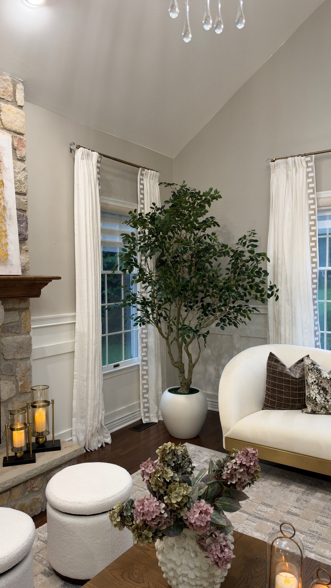 #Ad LOVE this stunning 8FT ficus tree that comes with 18 inch planter! Great quality and looks very expensive but it’s not! @Wayfair #WayfairPartner #Wayfair @shop.ltk #ltkit #liketkit