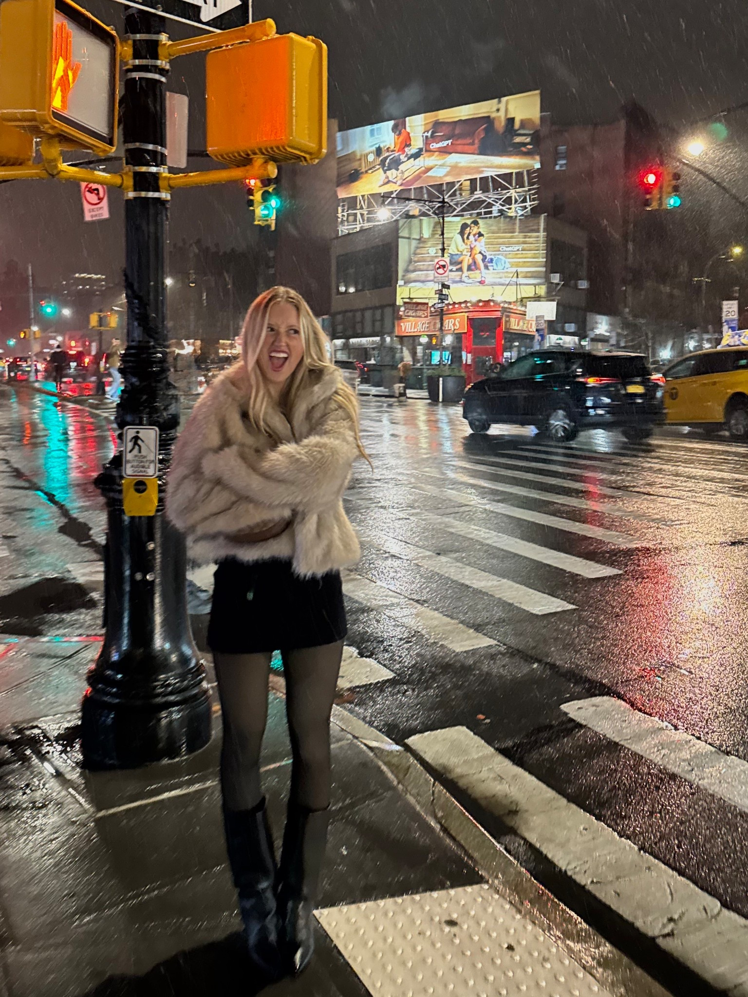 snowy night in nyc🚕🎄🤍

#LTKGiftGuide #LTKootd #LTKHoliday