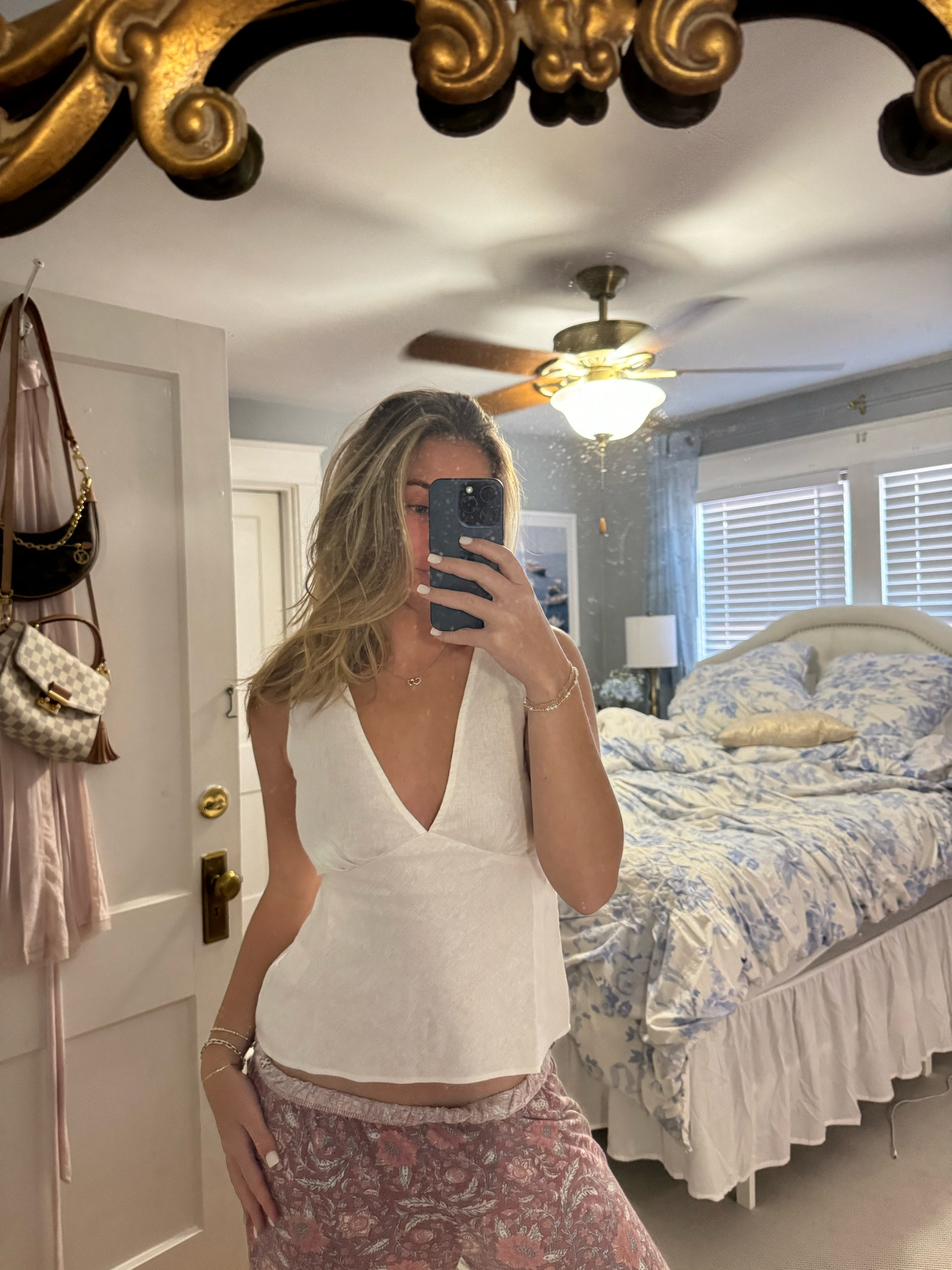 The prettiest linen shirt omg!! I’m wearing a size small

#LTKstyletip #LTKfindsunder50 #LTKSeasonal