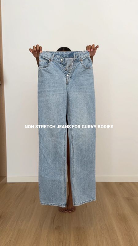 Jeans for curvy bodiess