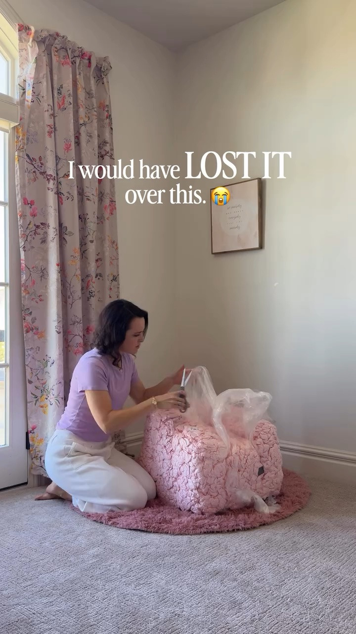 It comes in the BEST colors. ✨

This oversized comfy chair puffed right up, and looks so cute in the corner of the room paired with the darling curtains and that fuzzy rug. A dreamy corner!! 💕✨🌸

Also linked in my bio for easy tappable shopping if you prefer not to comment.

#LTKHome