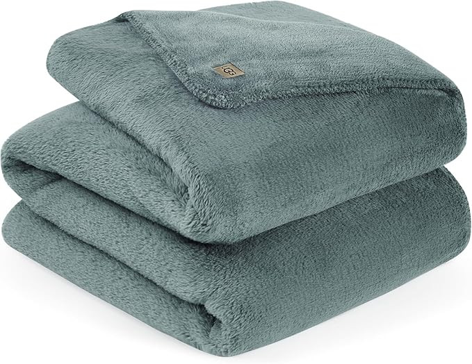 UGG 29315 Whitecap Plush Flannel Oversized Reversible Fleece Throw Blanket Luxury Comfortable Lig... | Amazon (US)