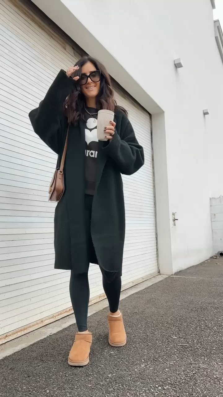 I'm just shy of 5'7 wearing the size 4 sweatshirt and my coat is one size fits most #StylinbyAylin #Aylin

#LTKVideo #LTKStyleTip #LTKSeasonal