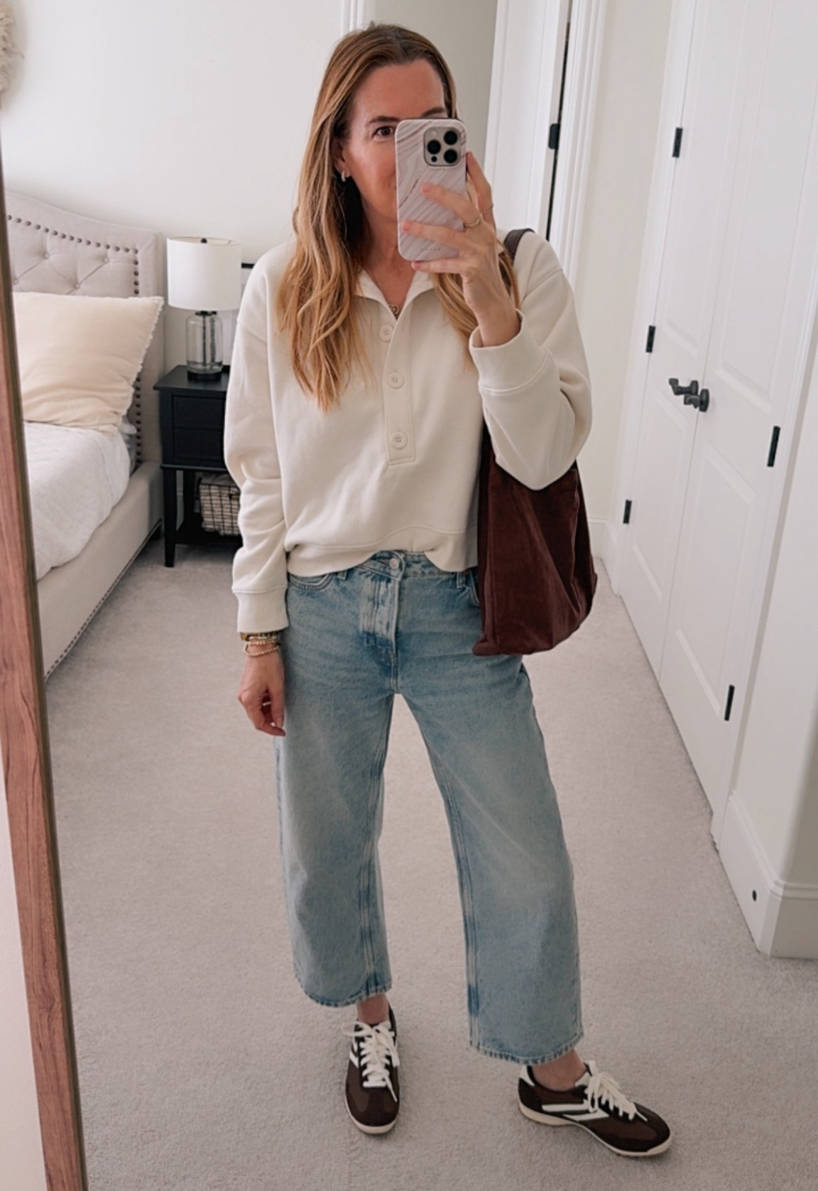 Can’t quit this sweatshirt. So soft and cozy. And bring on the chocolate brown accents. 🤎