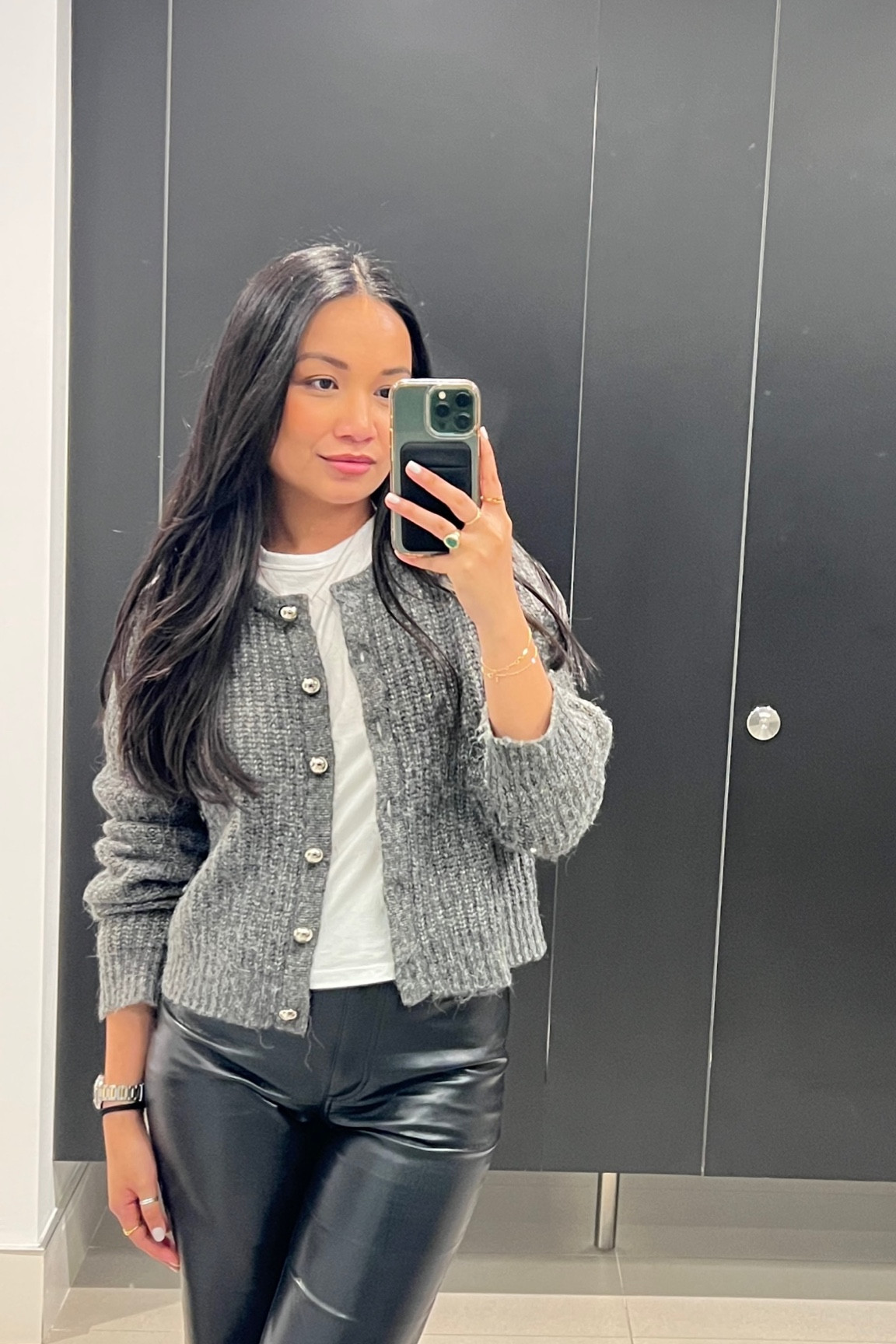 casual work outfit for winter: leather pants, white tshirt, and gray cardigan 

#LTKfindsunder100 #LTKstyletip #LTKworkwear