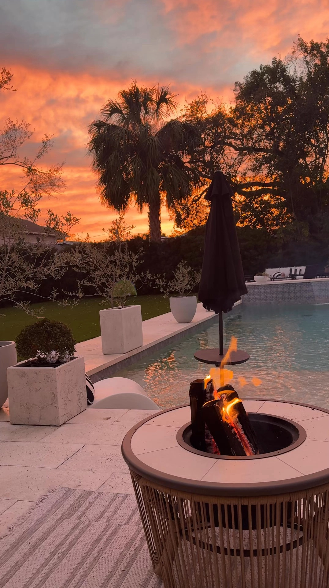 2 in one!! Fire pit in cold days, ice bucket in warm days.  Love this outdoor coffee table that comes with removable bucket and a cover. 

#outdoortable #outdoor #backyard #pooldesign


#LTKHome #LTKStyleTip #LTKSeasonal