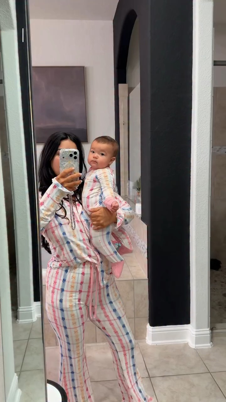Leggings are a small! I think this color is sold out but they have other colors available- my fave pair!

One thing we will not be doing postpartum is staying inside🥲 Who got their 10k steps in today?!? hope you had the best day!!! ❤️

Comment “shop” for links in video 💕 

#morningvlog #relatable #realistic #ditl mom SAHM, mom life, postpartum, day in my life, mom of 2, 10k steps, walk, homeschool

#LTKdayinmylife #LTKmomlife #LTKfitnessgoals