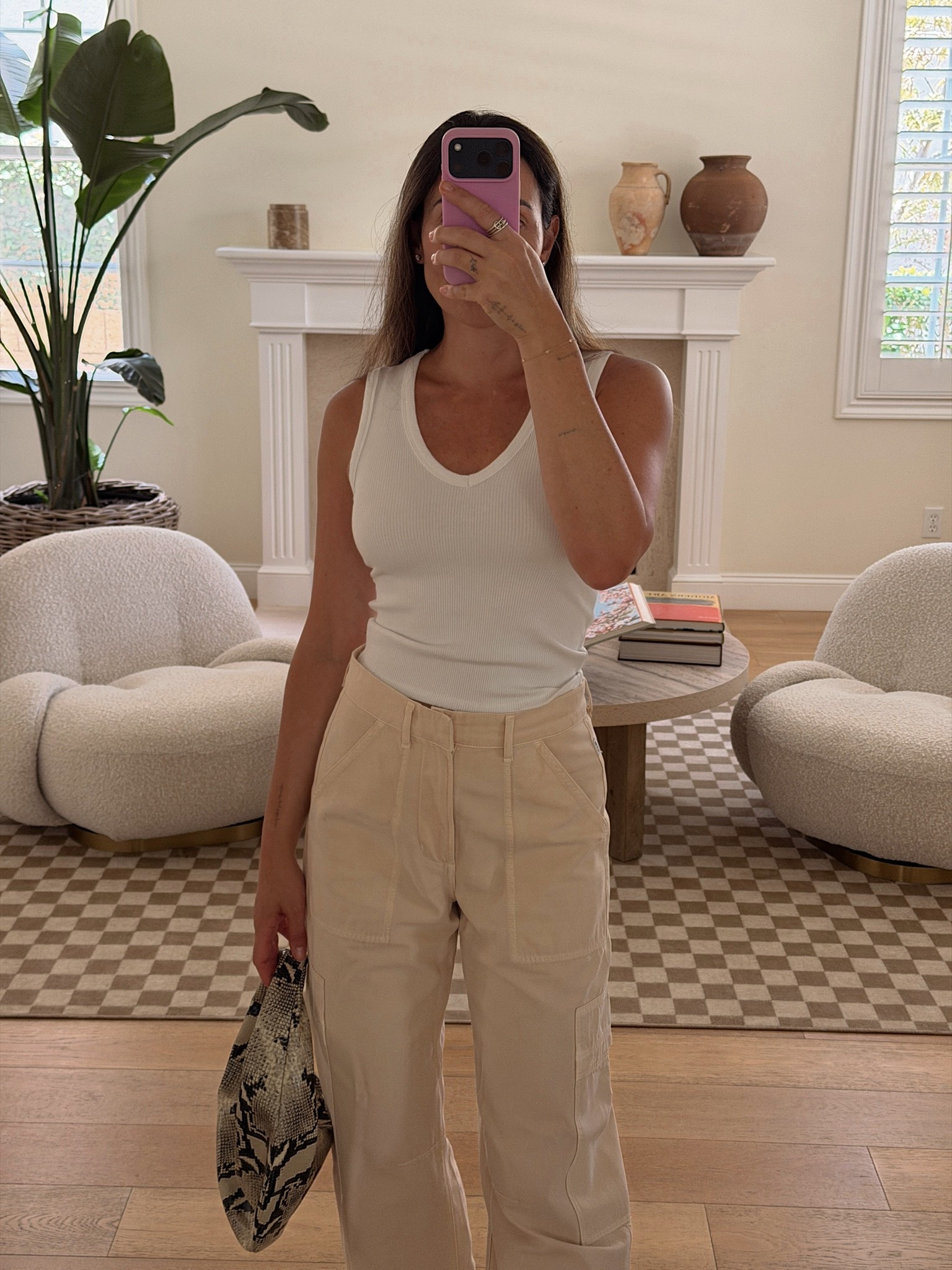 Size small V neck BELEN15
Size 26 cargos

#LTKgrwm #LTKdayinmylife #LTKSeasonal