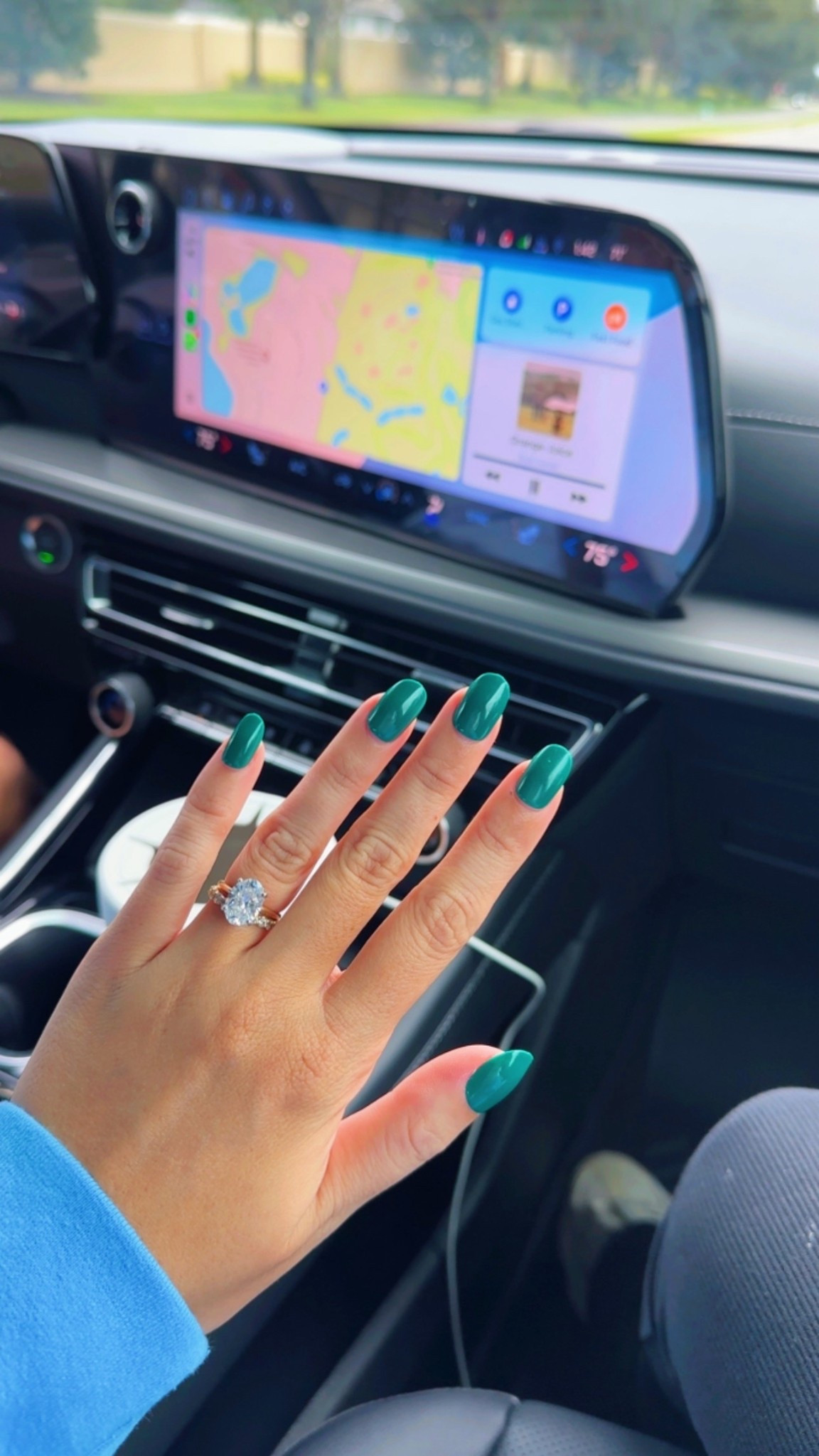 Olive & June The Instant Mani Press-On Nails Besties, Round Short💚 Christmas nails, press on nails, nail ideas, nail inspo, at home nails, Walmart finds 

#LTKSeasonal #LTKHoliday #LTKBeauty