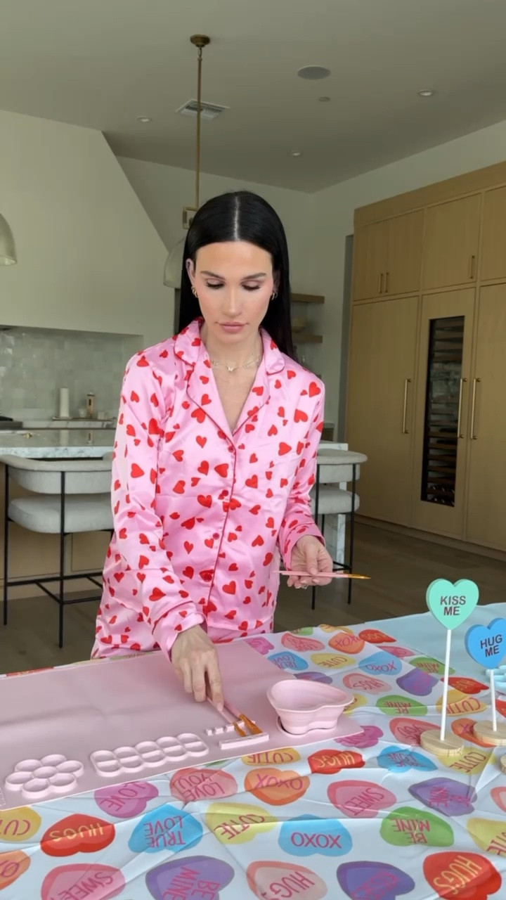 Valentines Paint Party 🎉 







Valentine, Valentines Day, Amazon, Amazon Finds, Valentine, Valentines Day

#LTKSeasonal #LTKParties #LTKKids