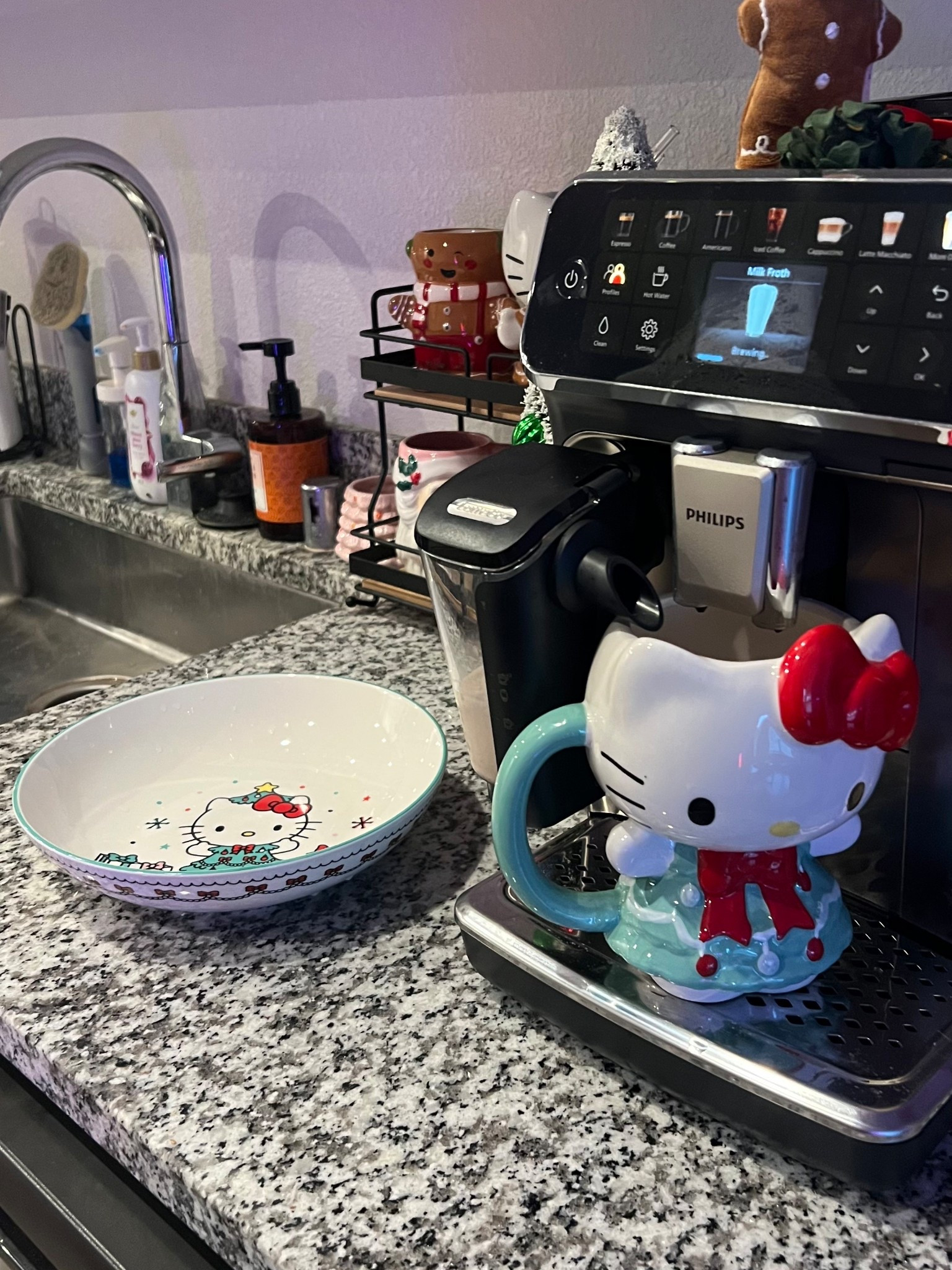 Help Kitty Christmas tree mug 