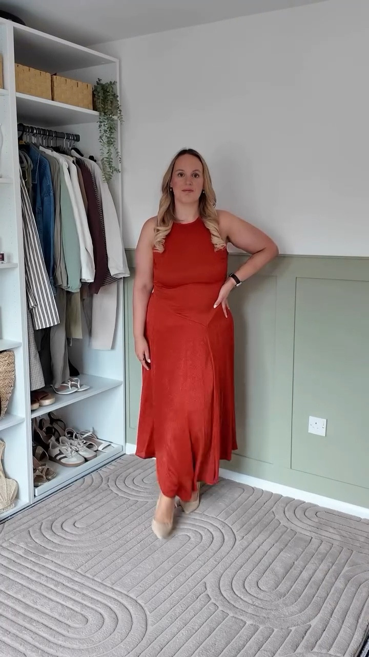 There’s something about a bold, floaty midi that just works when the weather finally behaves… easy, breezy, but still feels like you made an effort. Add a simple heel, a little glow and you’re good for anything from brunch to evening plans.

This is your sign to lean into colour this spring/summer ☀️

@Primark 

#springstyle #summeroutfit #occasionwear #mididress #ukfashion

#LTKuk #LTKspring #LTKsummer