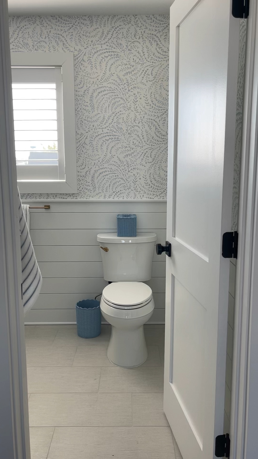 Beach house primary bathroom links! 🤍🌊⚓️

I looove the way this gorgeous Serena & Lily wallpaper brightened up our bathroom at the shore house!! 😍

Towels were an in store HomeGoods find 🤍