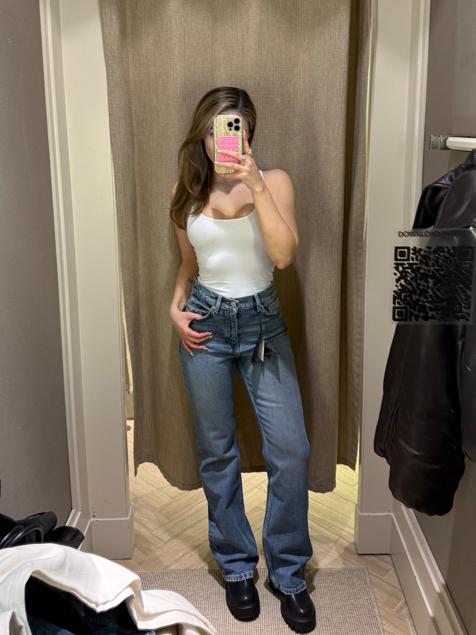 Just found the most flattering jeans! I picked up UK 6 /34, linked the exact ones
My top is Tankair and I’m wearing size XS 

#jeans #straightlegjeans #straightleg #widelegjeans #womensjeans #massimodutti #mango #massimoduttijeans #flatteringjeans #jeansandanicetop #stylingtips #stylingideas 

#LTKgrwm #LTKootd