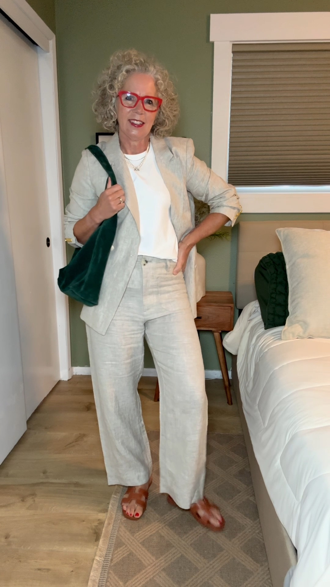 My favorite pieces from 
@quince #quincepartner
I love the quality and beauty of these pieces, they can be dressed up or down for so many different styles.
Blazer size Small
I sized up 1 size in the pants size 8 
A beautiful suede bag I will be carrying on repeat. 
Medium sweatshirt 
The jeans run tts and I love the fit I’m in a 27