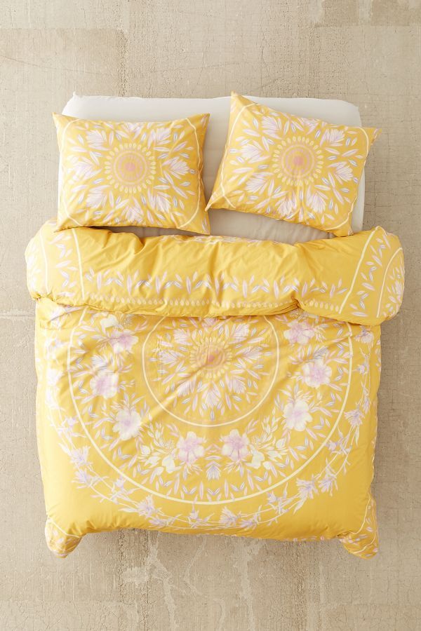 Iris Sketched Floral Comforter | Urban Outfitters (US and RoW)