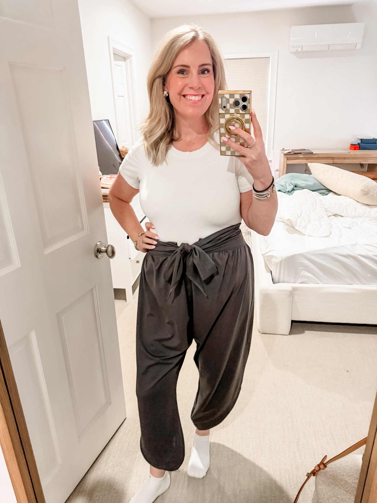 Wore these cozy yoga pants today and got so many compliments! Paired with white sneaks and a jean jacket! 

Wearing size medium in chocolate color.

#LTKmomlife #LTKMidsize #LTKOver40