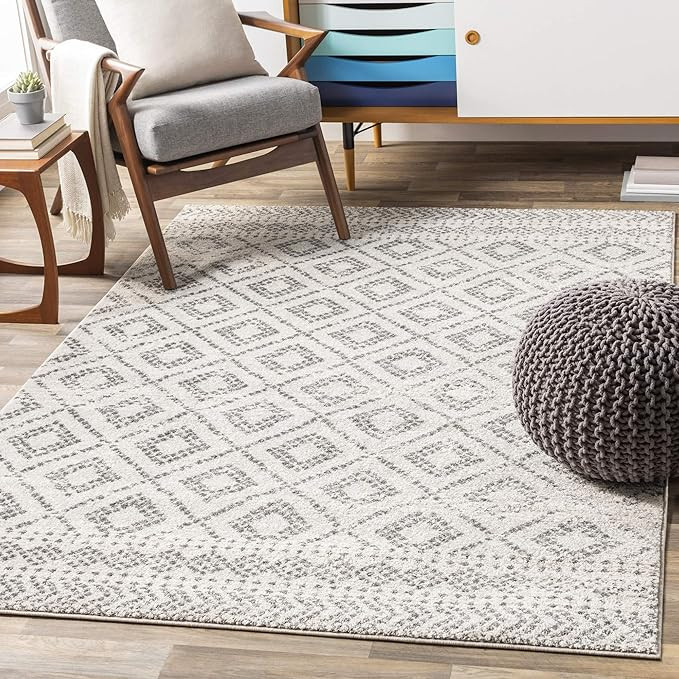 Artistic Weavers Candis Area Rug 7'10" x 10'3", Light Gray | Amazon (US)