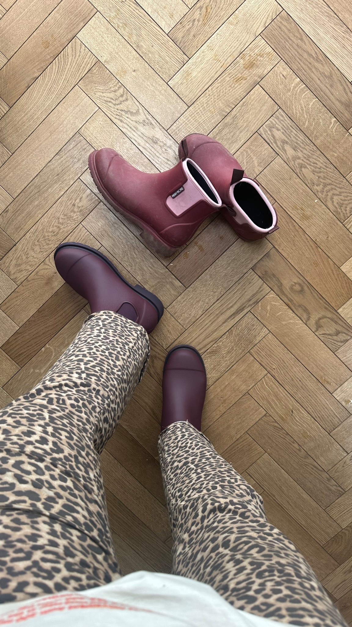 I absolutely love my wellies !! Style and comfort with these vibrant Chelsea boot wellies - perfect for pub outings and dog walks alike! 🌈🐾 

#LTKshoes #LTKpets #LTKuk