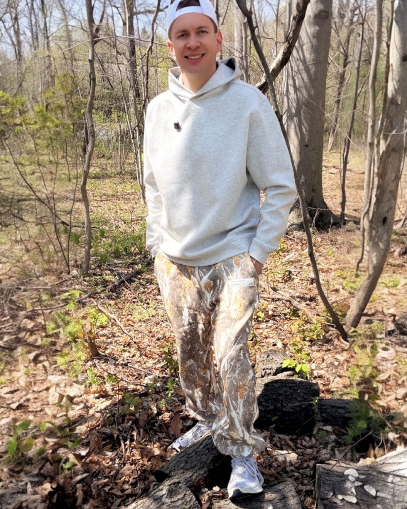 Didn’t think I’d be into camo sweats… but these are actually clean 👀

Comfortable, relaxed fit, and easy to throw on for errands, travel, or a casual day out.