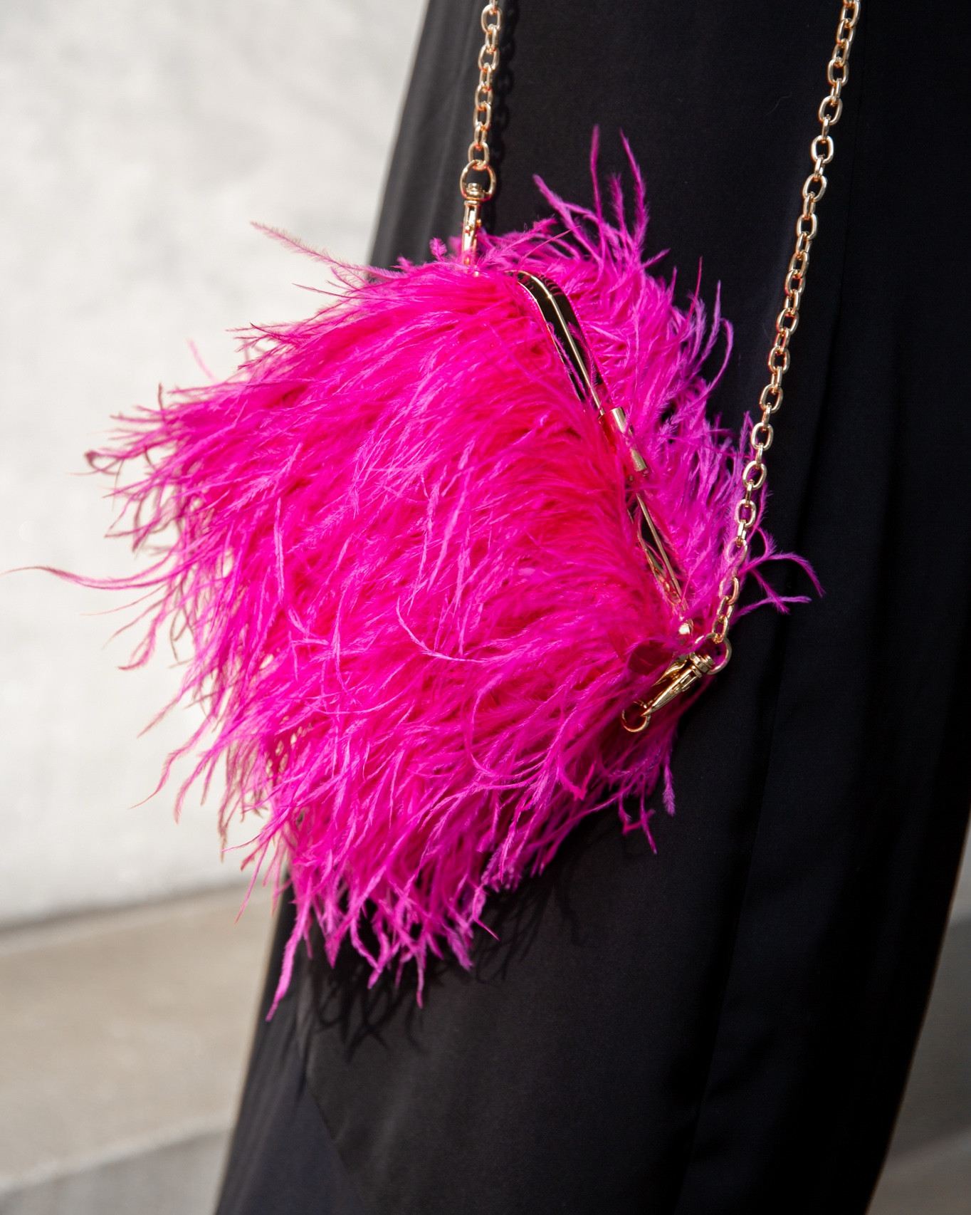 a touch of drama and elegance 🎵💕



#pinkbag #featherbag #blackandpink #outfitinspo #datenightoutfit 

#LTKFindsUnder100 #LTKItBag #LTKStyleTip


#LTKValentine