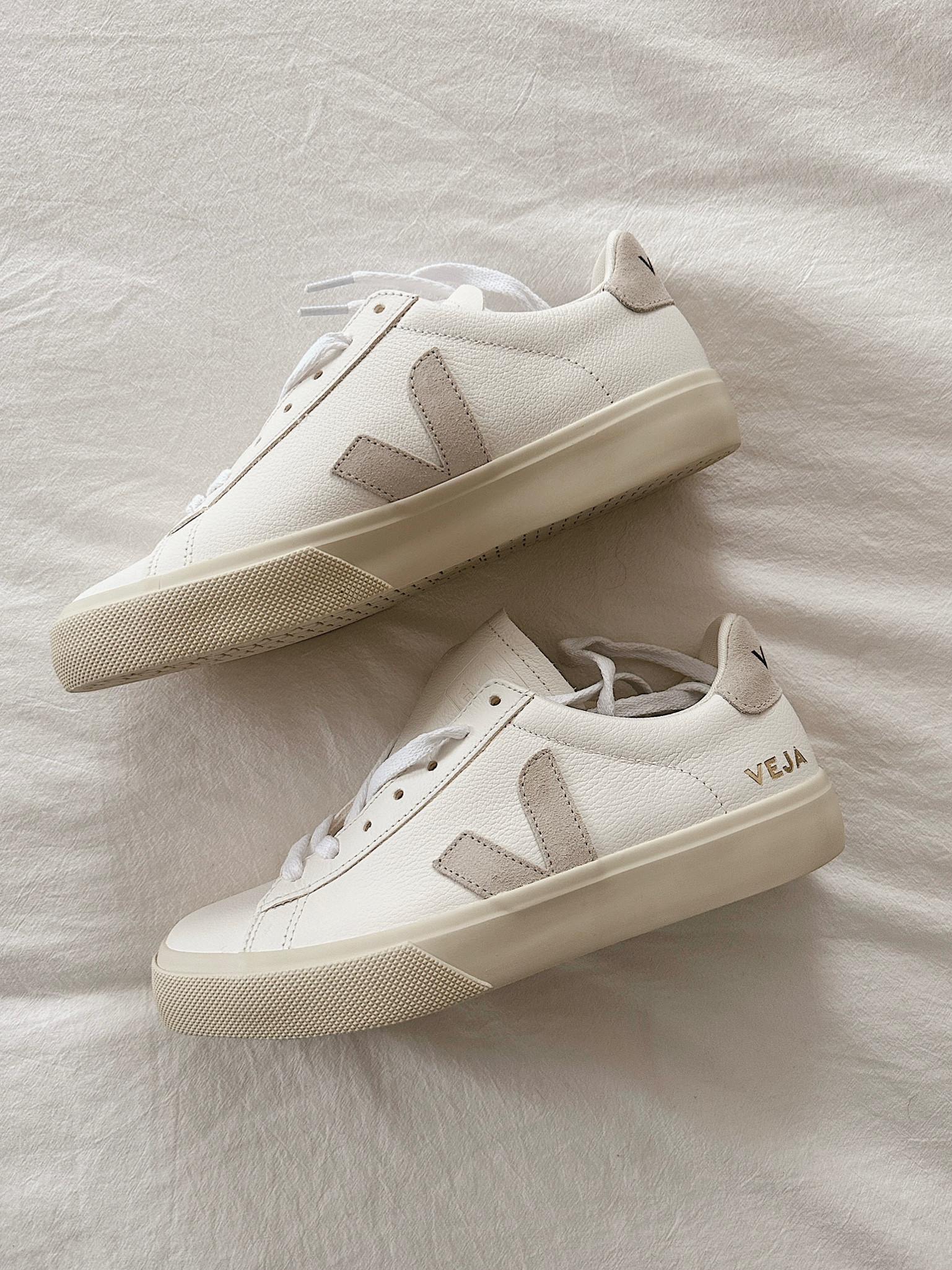 Cutest spring sneakers! #whitesneaker #vejacampo #springstyle #casualstyle

#LTKshoecrush #LTKunder100 #LTKstyletip