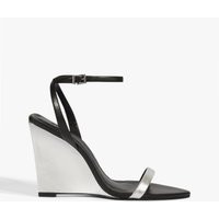Melanie Sandal | Schutz (US)