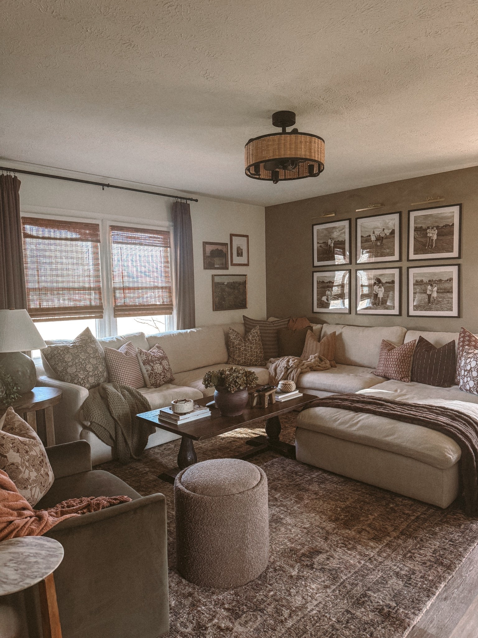 #livingroom #livingroomdecor #amazonhome #interiordesign #organicmodern #home #homedecor #curated #curatedhome #cozyhome

#LTKSeasonal #LTKU #LTKHome