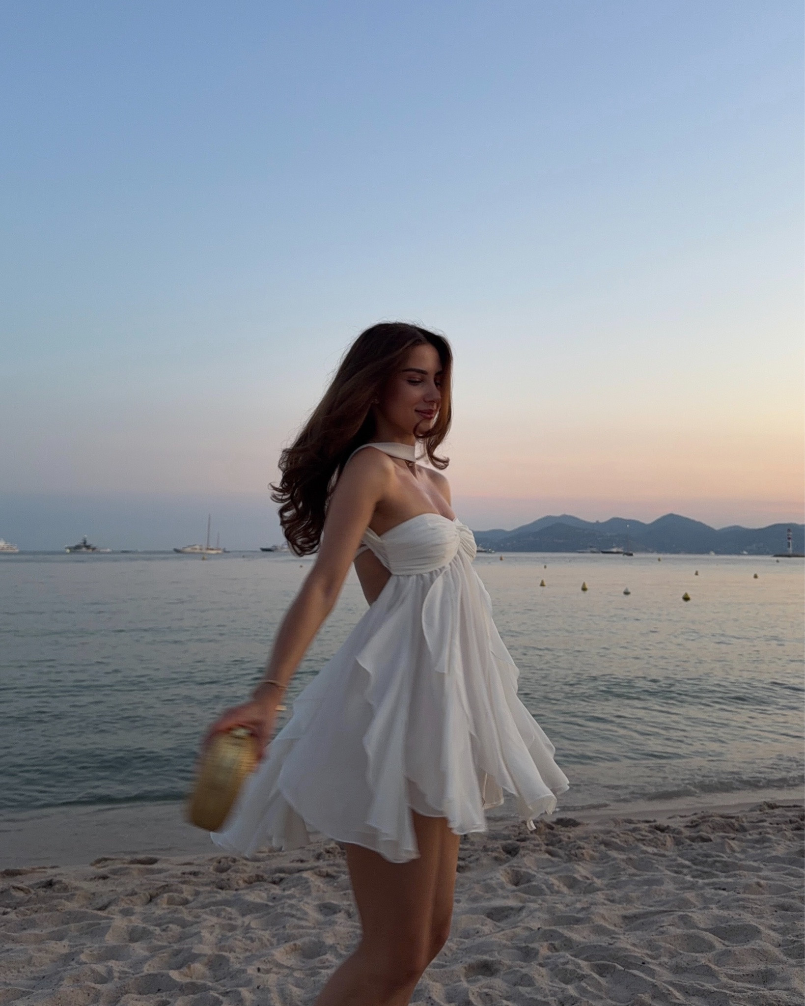 can it be summer forever 🥹💫 from day to night at @emporioarmani x @vega.laplage

Wearing size S in the dress 🤍