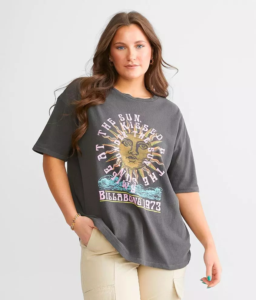 Kiss Me Oversized T-Shirt | Buckle