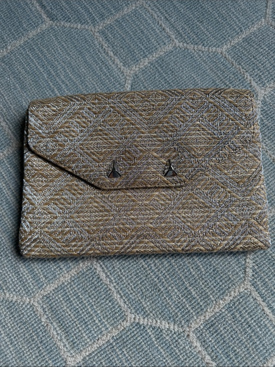 Stella & Dot Metallic Gold Textured Envelope Clutch | Poshmark