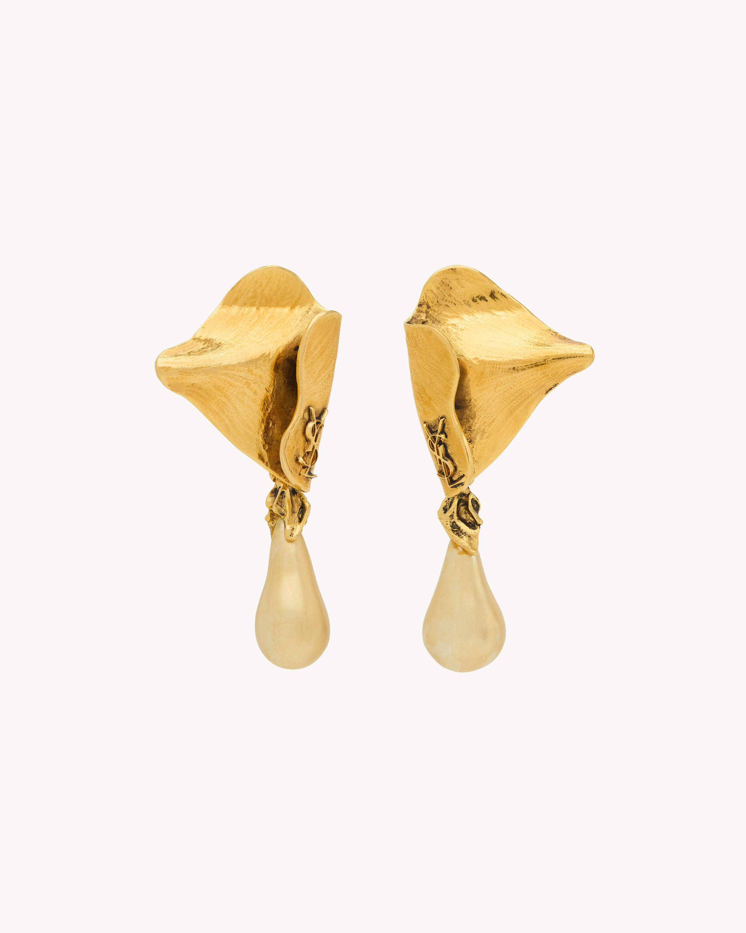 CASSANDRE pearl earrings in metal | Saint Laurent Inc. (Global)