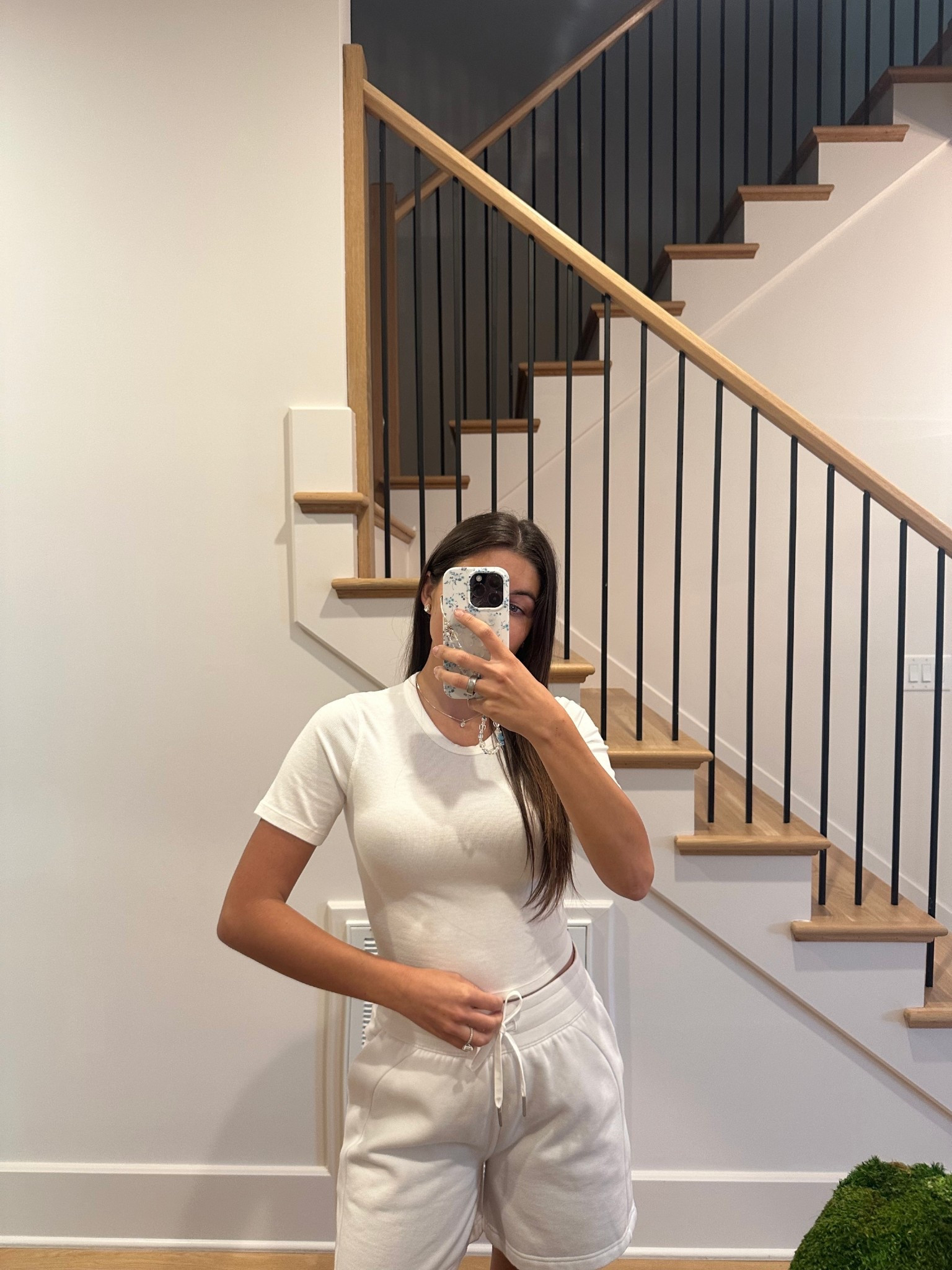 Outfit of the day 🤍🤍🤍 @lululemon #lululemoncreator #ad 