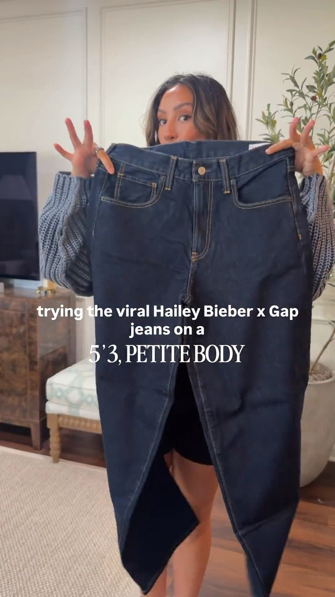 Trying the Hailey Bieber extra baggy gap jeans on a 5’3 petite body!

I’m in a size 28 & they were the perfect fit!
In size small for the tank

#gap #haileybieber #gapjeans #baggyjeans #lowrisejeans

#LTKootd #LTKPetite