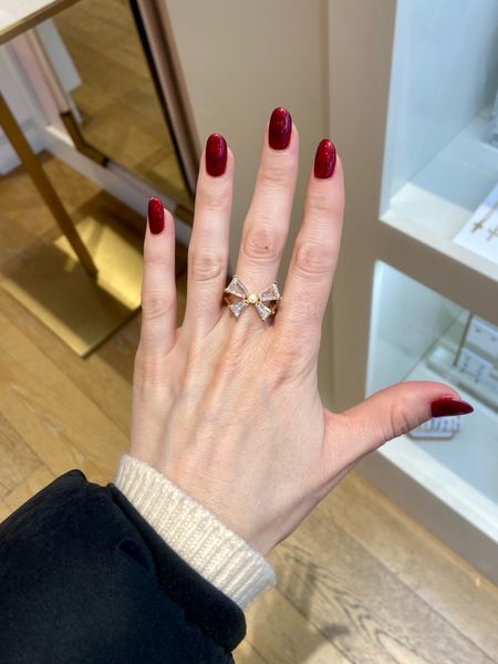Holiday crystal bow ring 🎀✨

Gift idea 
Gift for her 
Statement ring 
Cocktail ring 

#LTKHoliday #LTKstyletip #LTKfindsunder100