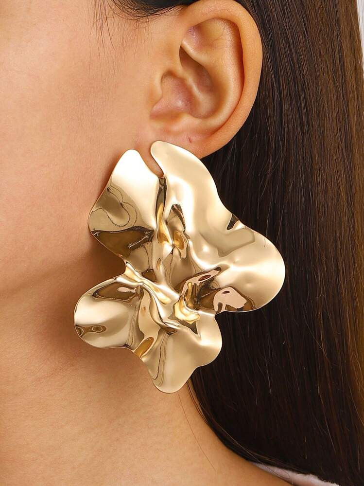 1pair New Style Exaggerated Ripple-Textured Petal Shaped Stud Earrings For Women | SHEIN